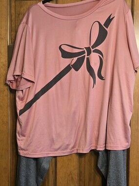 Women's Pink Bow-Graphic Pajama Top and Gray Leggings Set